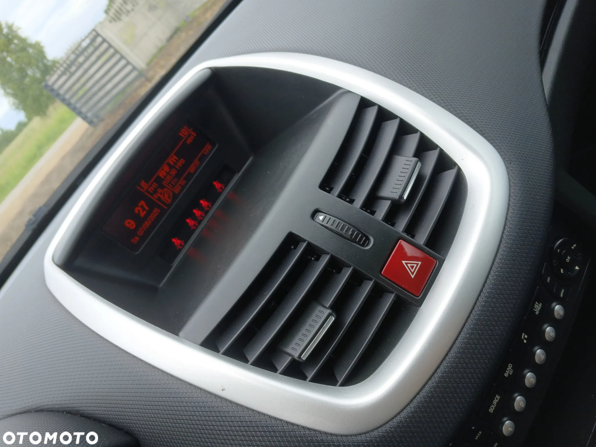 Peugeot 207 1.4 Presence - 31