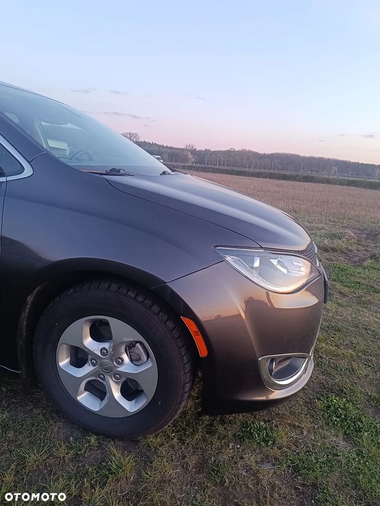 Chrysler Pacifica - 13