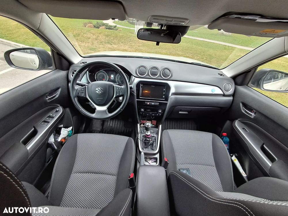 Suzuki Vitara 1.4 Boosterjet MHEV Passion - 15