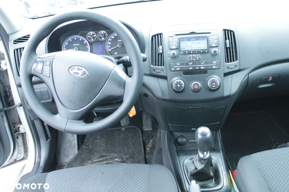 Hyundai i30 i30cw 1.4 blue Comfort - 12