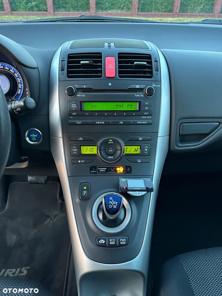 Toyota Auris Hybrid 135 Prestige - 29