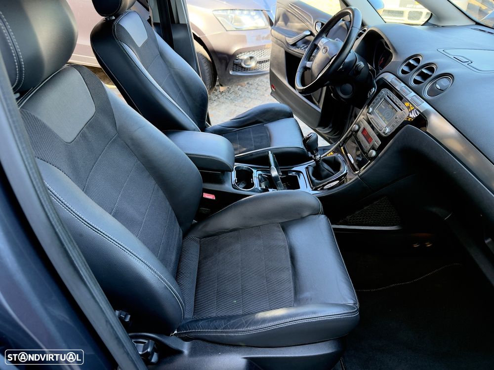 Ford S-Max 2.0 TDCi Titanium 7L - 53