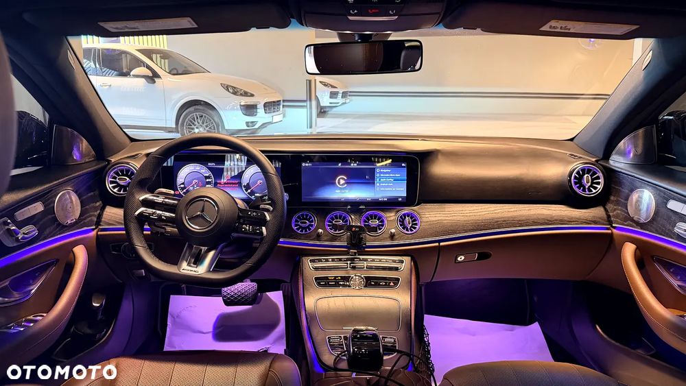 Mercedes-Benz Klasa E 300 9G-TRONIC AMG Line - 3