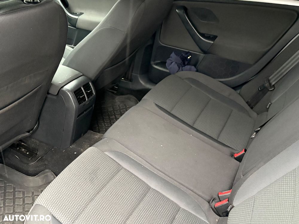 Volkswagen Golf 1.6 TDI BlueMotion Technology Comfortline - 11