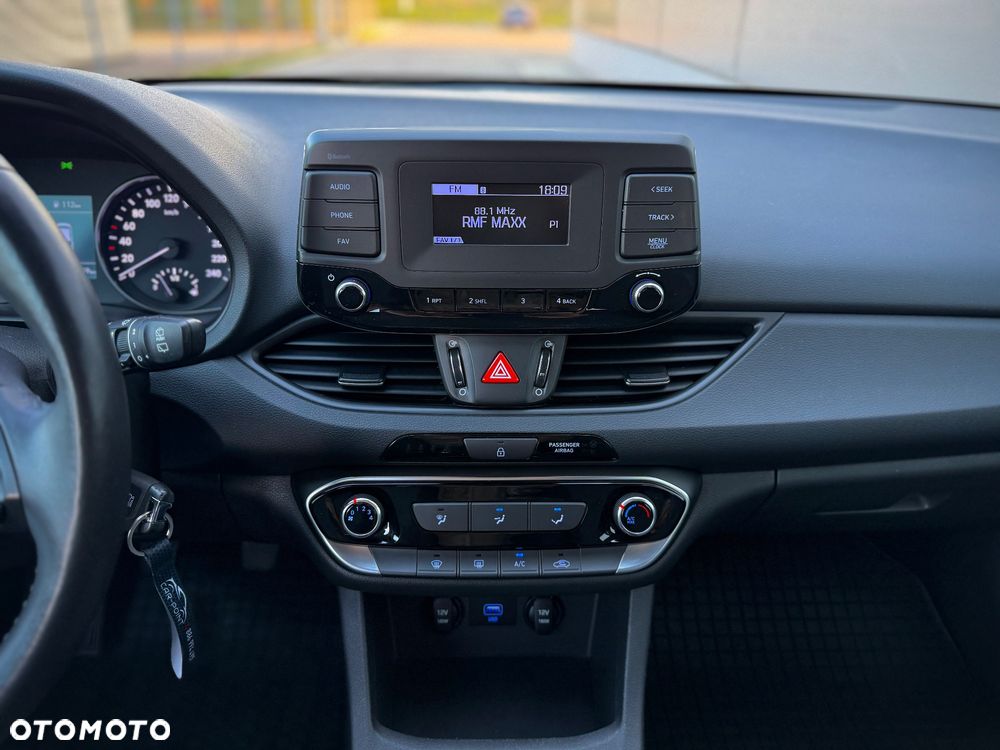 Hyundai i30 1.5 DPI Modern - 32