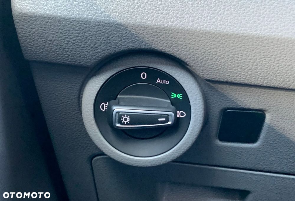 Volkswagen TRANSPORTER MOCNY T6 SILNIK DNA 2.0TDI MOC 150KM DSG7 SKRZYNIA AUTOMAT Ilość miejsc 9 osobowy ZABUDOWA KOMBI VAN MINIBUS SPECJALNA CARAVELLE Lampy Bi-LED Kamera  Radar 2x boczne drzwi przesuwne! Aktywny tempomat, Asystent pasa, System zmiany pasa, Podgrzewane fotele, Dwustrefowa Klimatyzacja i ogrzewanie! Fabryczne oryginał WEBASTO 5kW THERMO COMFORT SE Szybkie nagrzewanie silnika zimą! - 30