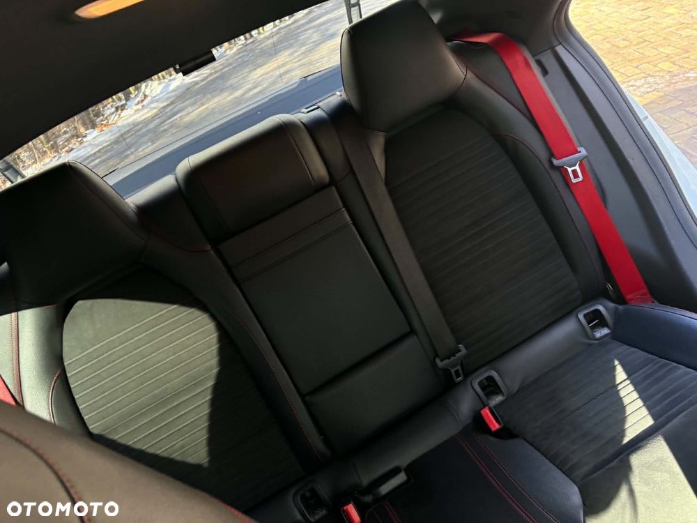 Mercedes-Benz CLA 250 4-Matic - 5