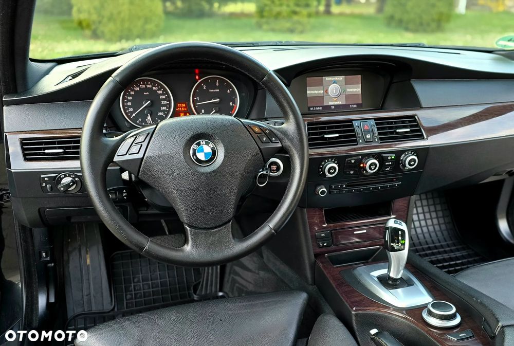 BMW Seria 5 530d - 25