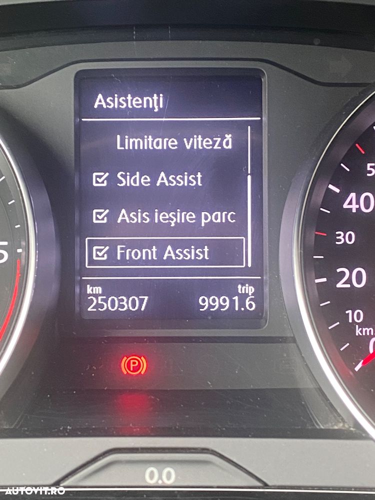 Volkswagen Passat 2.0 TDI DSG Comfortline - 16