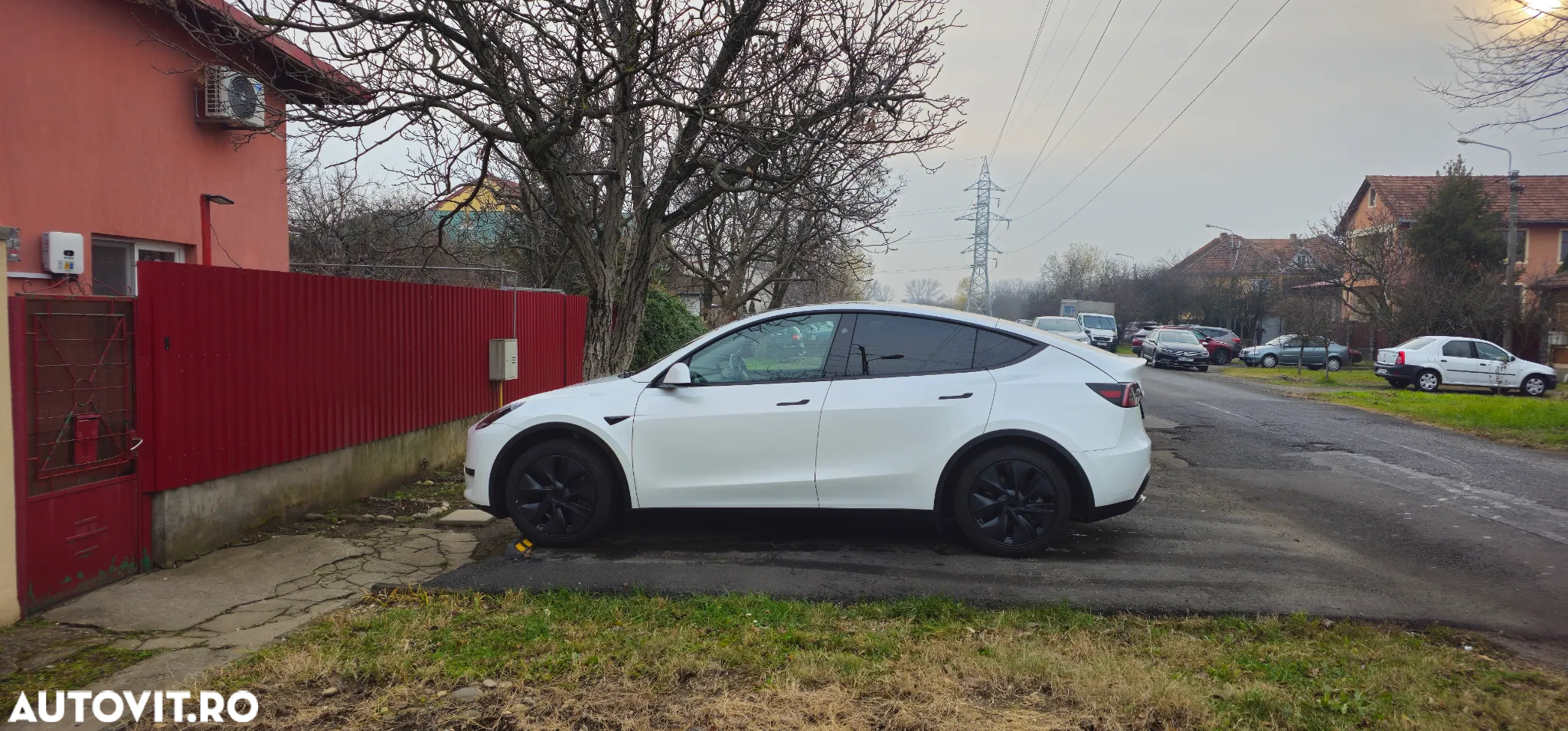 Tesla Model Y - 19