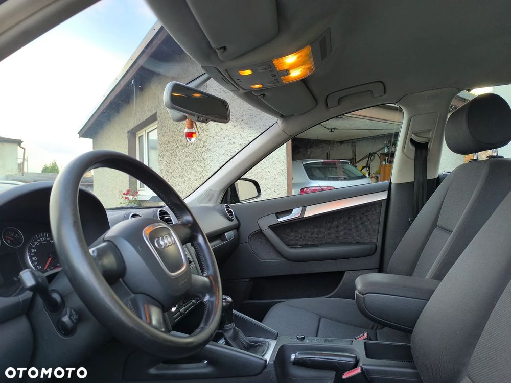 Audi A3 Sportback 2.0 TDI Ambiente - 13
