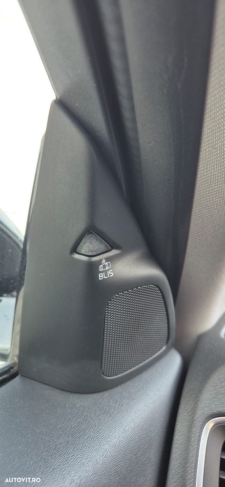 Volvo V60 D6 Plug-In-Hybrid AWD Geartronic Summum - 27