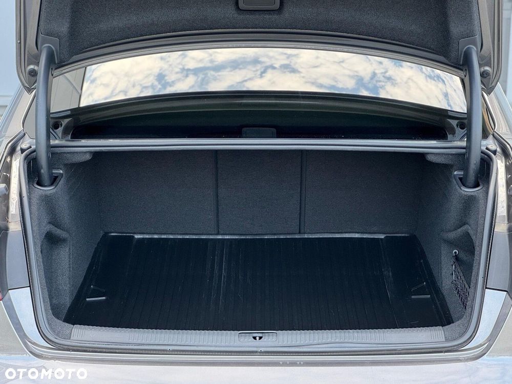 Audi A4 Limousine 40 TFSI S tronic - 28