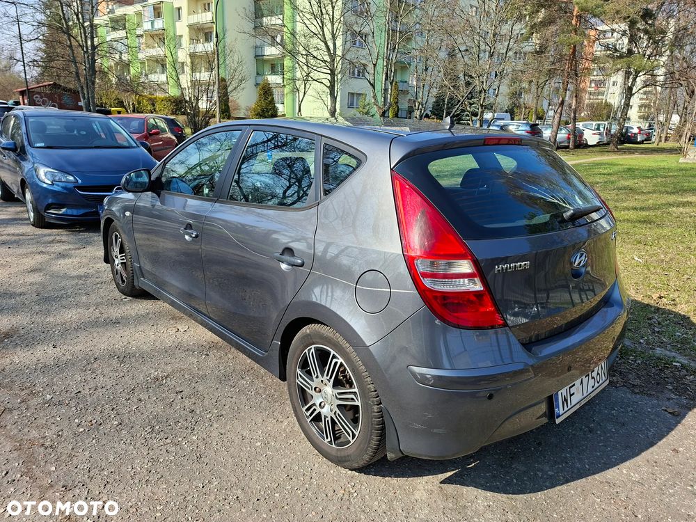Hyundai i30 1.4 Comfort EU5 - 9