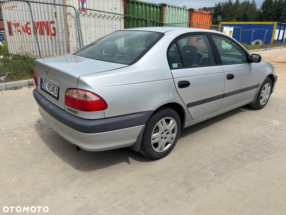 Toyota Avensis 1.6 VVT-i Terra - 3