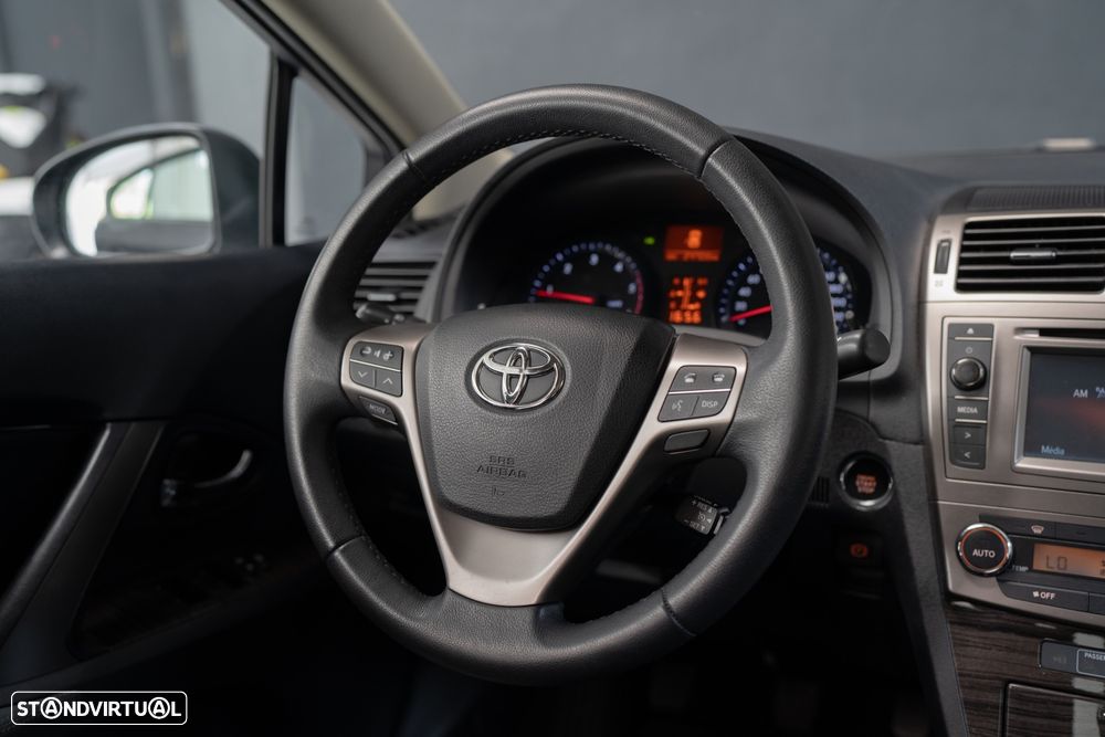 Toyota Avensis SD 2.0 D-4D Exclusive +Navi - 14