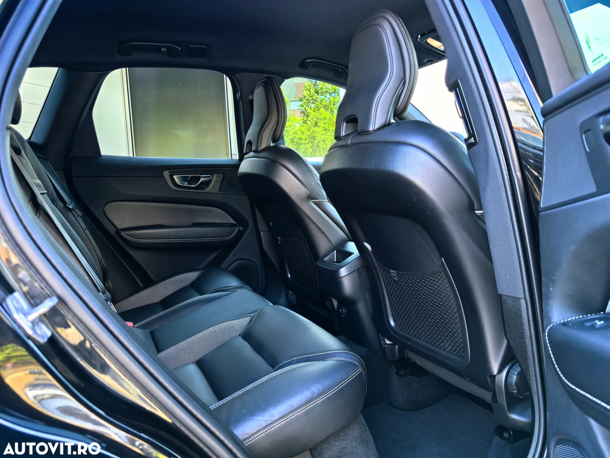 Volvo XC 60 B4 MHEV R-Design - 21
