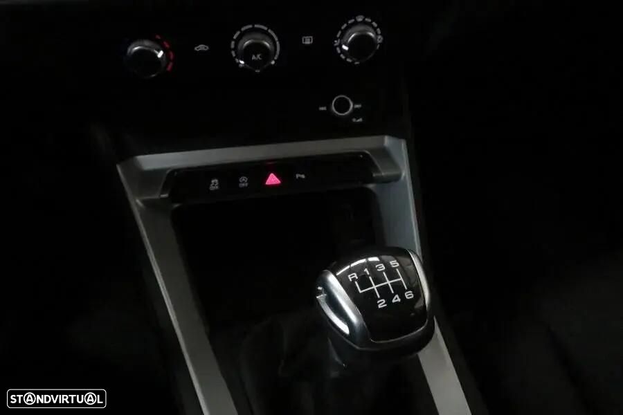 Audi Q3 35 TFSI Advanced — fotografia 11