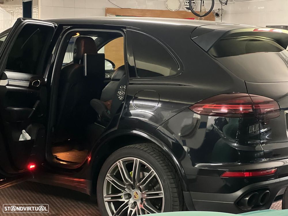 Porsche Cayenne S - 5