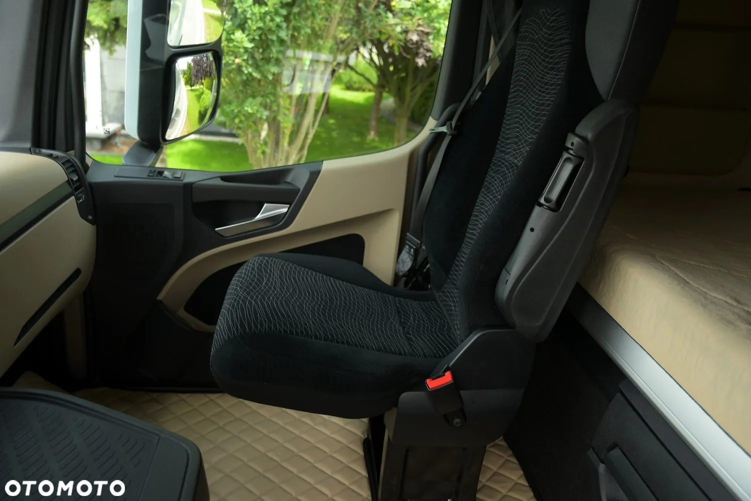Mercedes-Benz ACTROS - 14