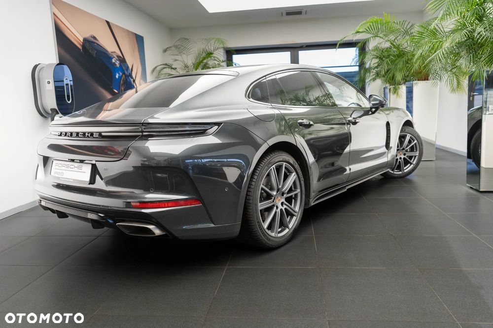 Porsche Panamera 4 - 3