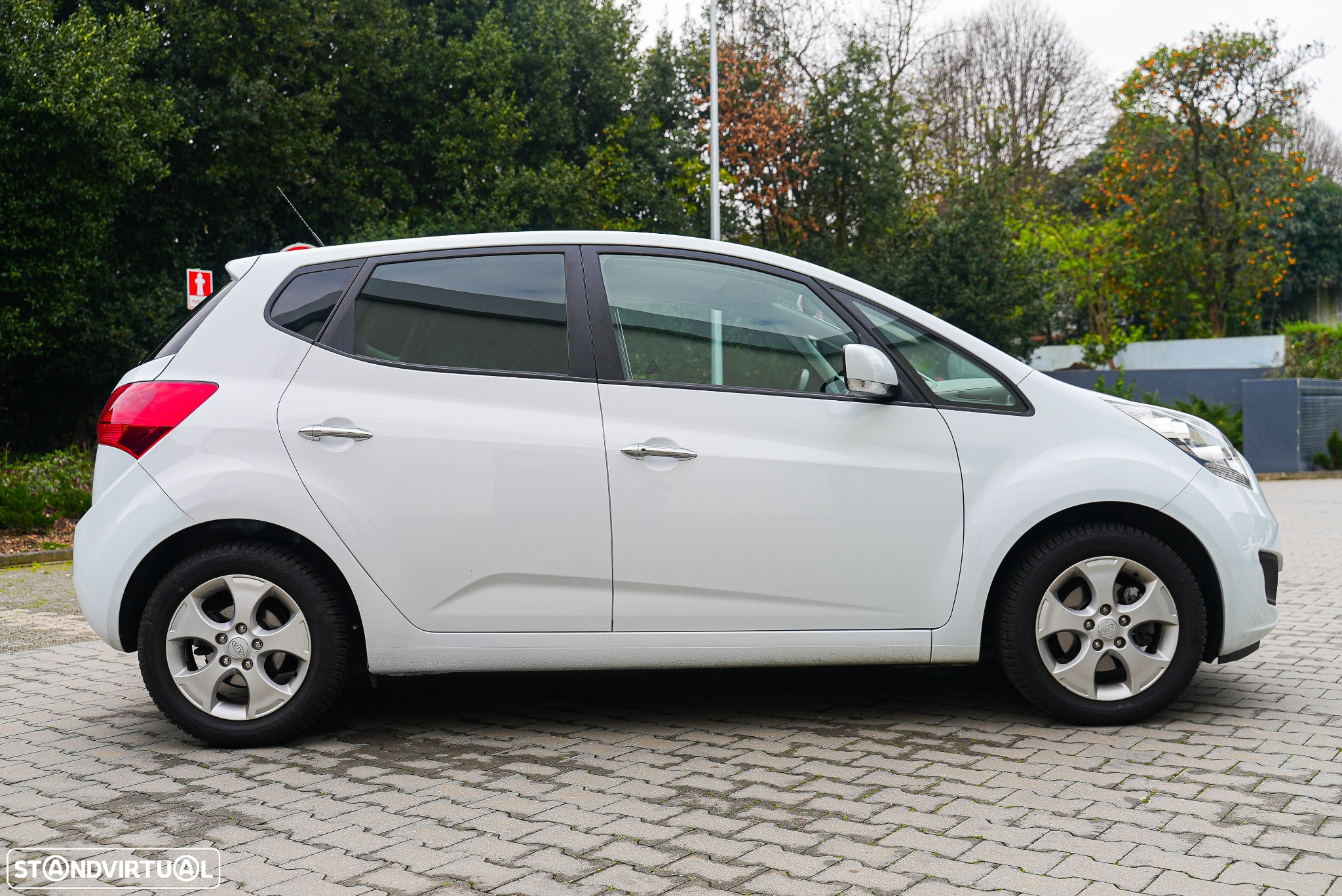 Kia Venga 1.6 CVVT Auto Fifa World Cup Edition - 10