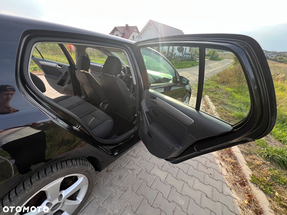 Volkswagen Golf - 24