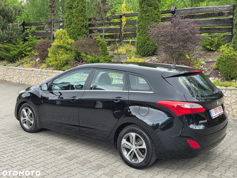 Hyundai i30 Kombi 1.6 GDi DCT Premium - 5