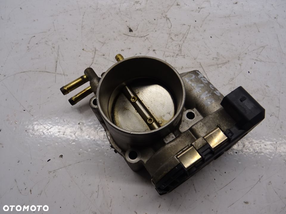 SUPERB / A6 C5 / PASSAT B5 PRZEPUSTNICA 078133062B - 1