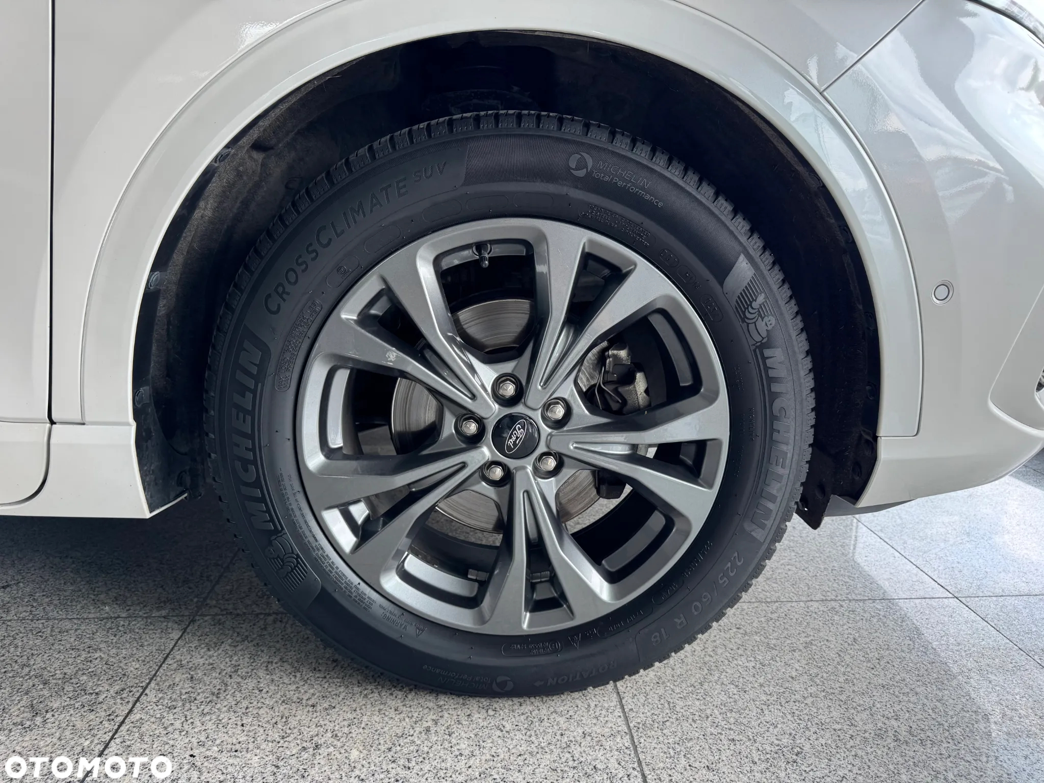 Ford Kuga 1.5 EcoBoost FWD ST-Line X - 17