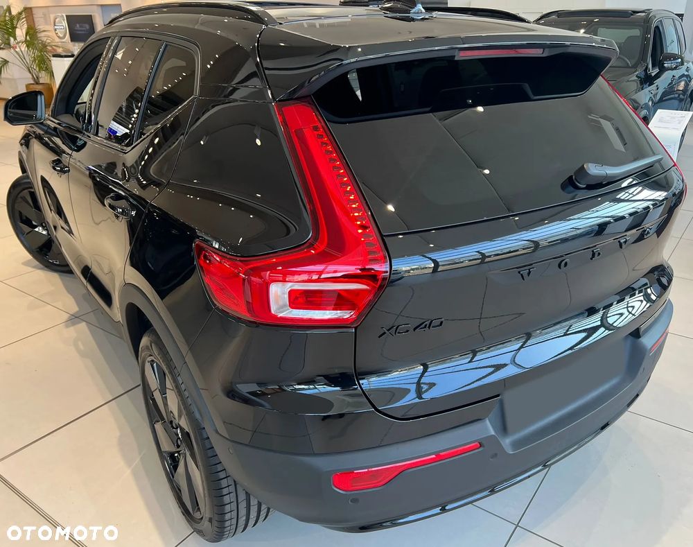 Volvo XC 40 B4 B AWD DKG Ultimate Dark - 12