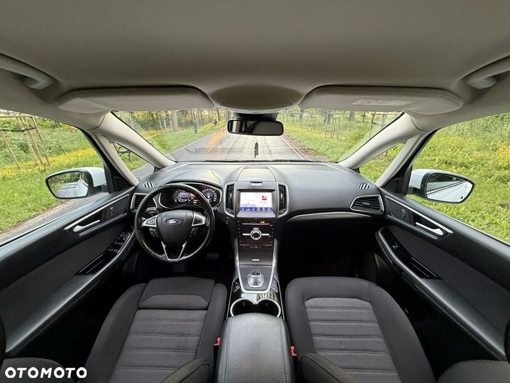Ford Galaxy - 36