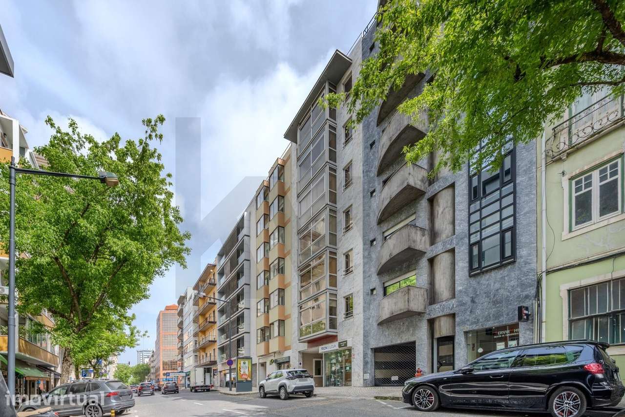 Apartamento T3 Duplex com garagem nas avenidas novas - Lisboa - Grande imagem: 2/34