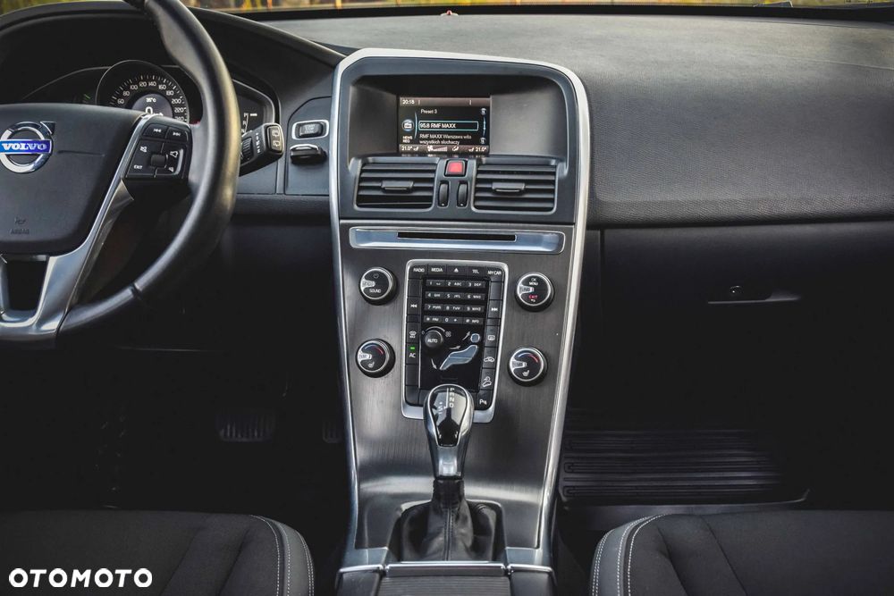 Volvo XC 60 2.4D AWD Momentum - 39