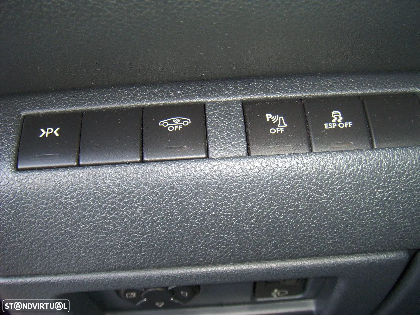 Peugeot 5008 1.6 HDi Executive JLL17 - 9