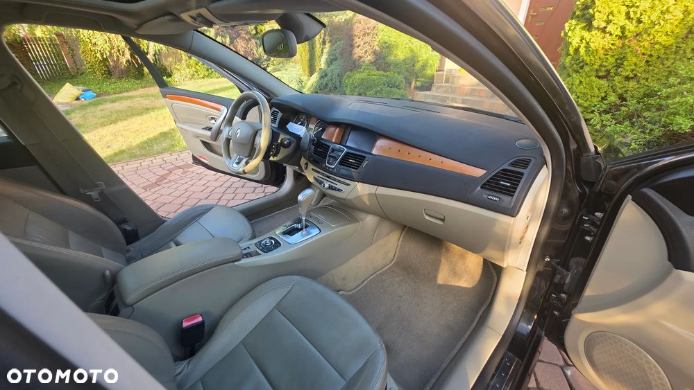 Renault Laguna V6 dCi 235 FAP GT - 17