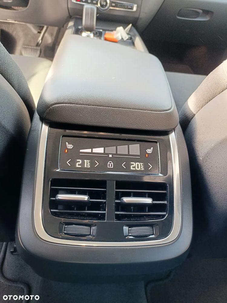 Volvo XC 60 B4 D AWD Geartronic Momentum Pro - 18