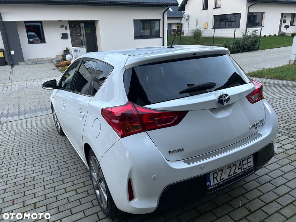 Toyota Auris ver-1-8-hsd-luna - 6