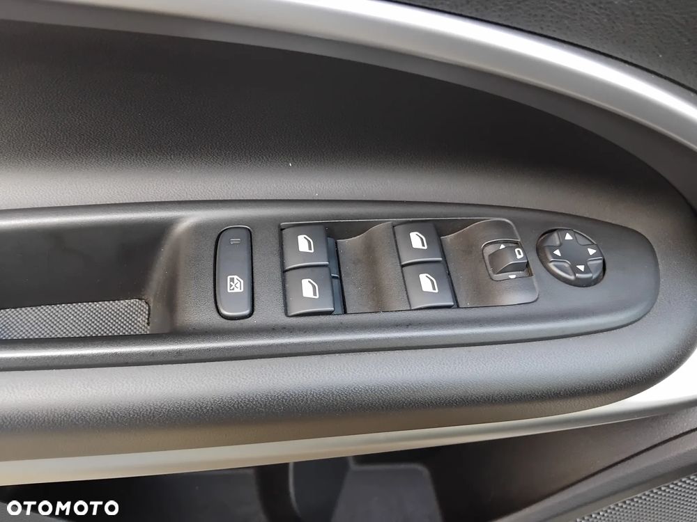Jeep Avenger 1.2 GSE T3 Altitude Winter Edition FWD - 9