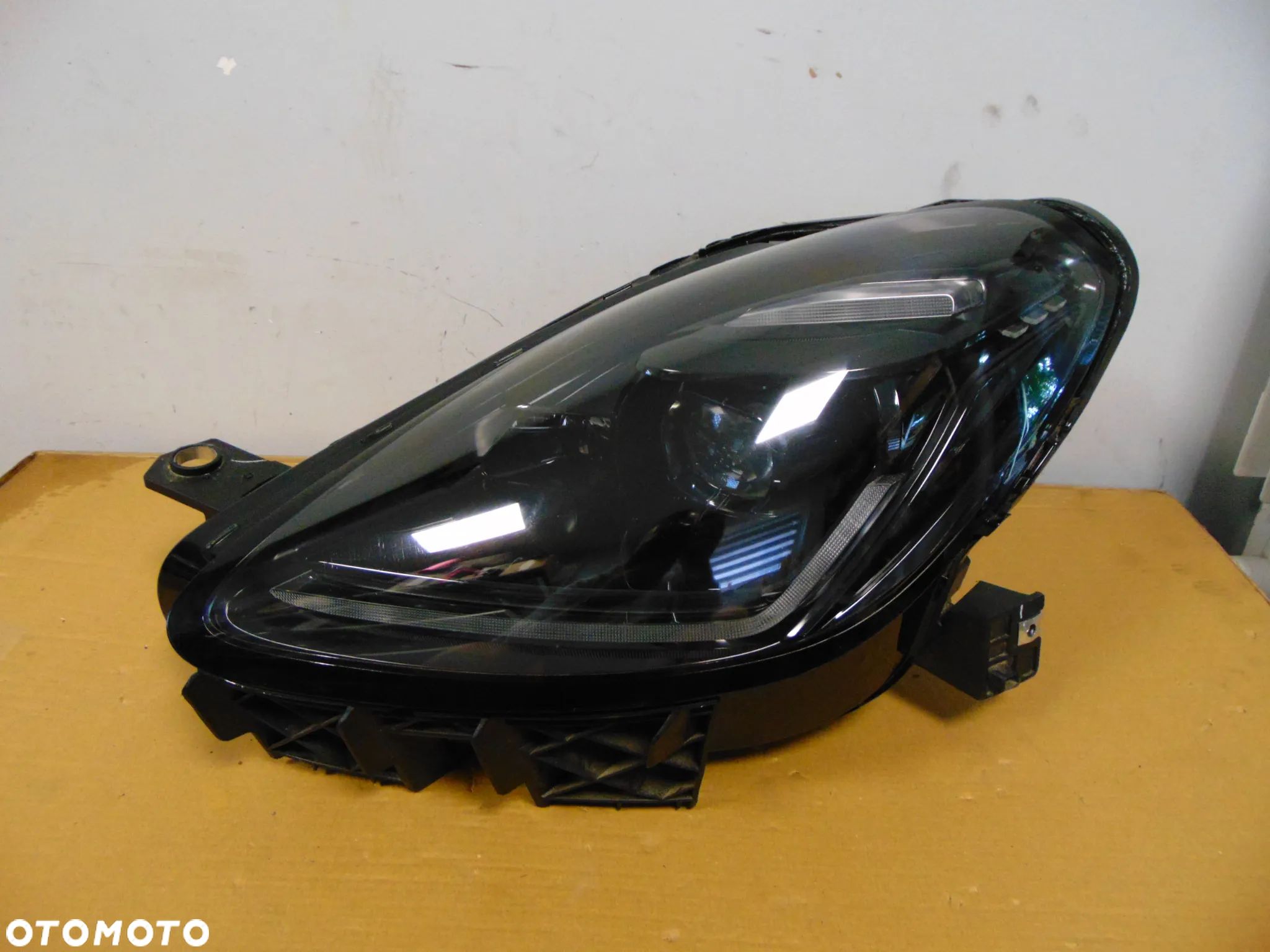 LAMPA LEWA FULL LED MASERATI GRECALE CIEMNA - 1