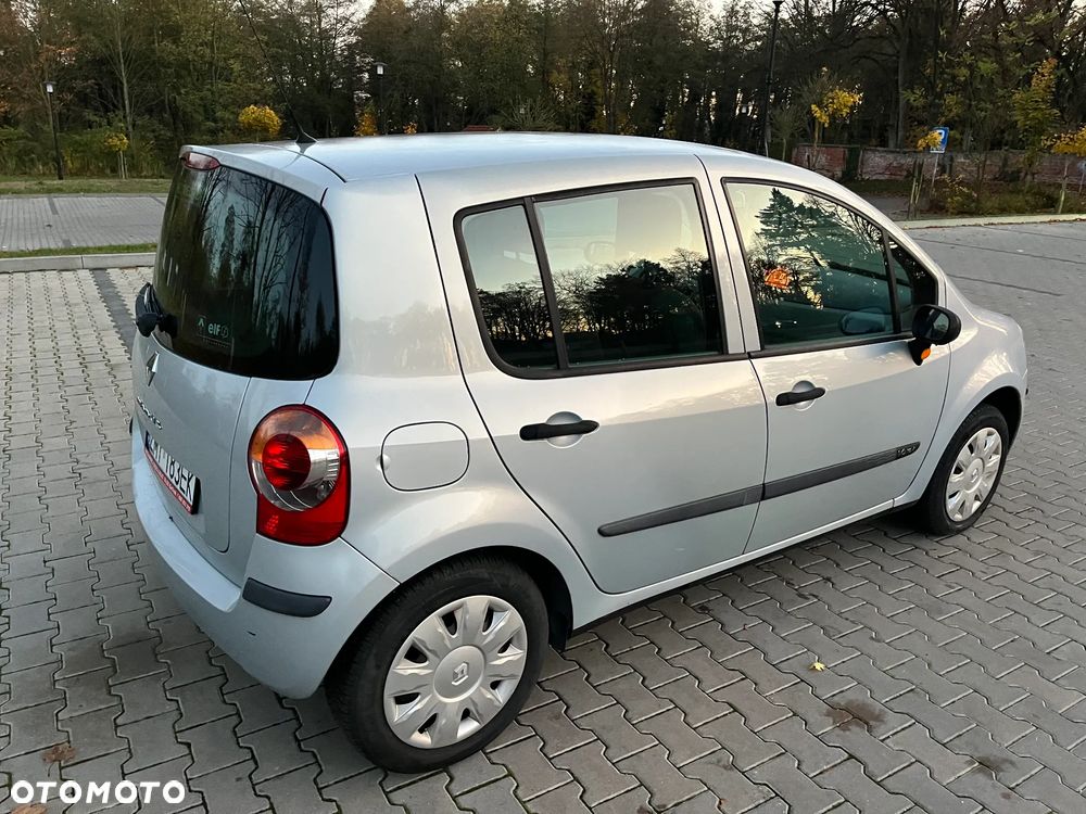Renault Modus 1.6 16V Cite - 12