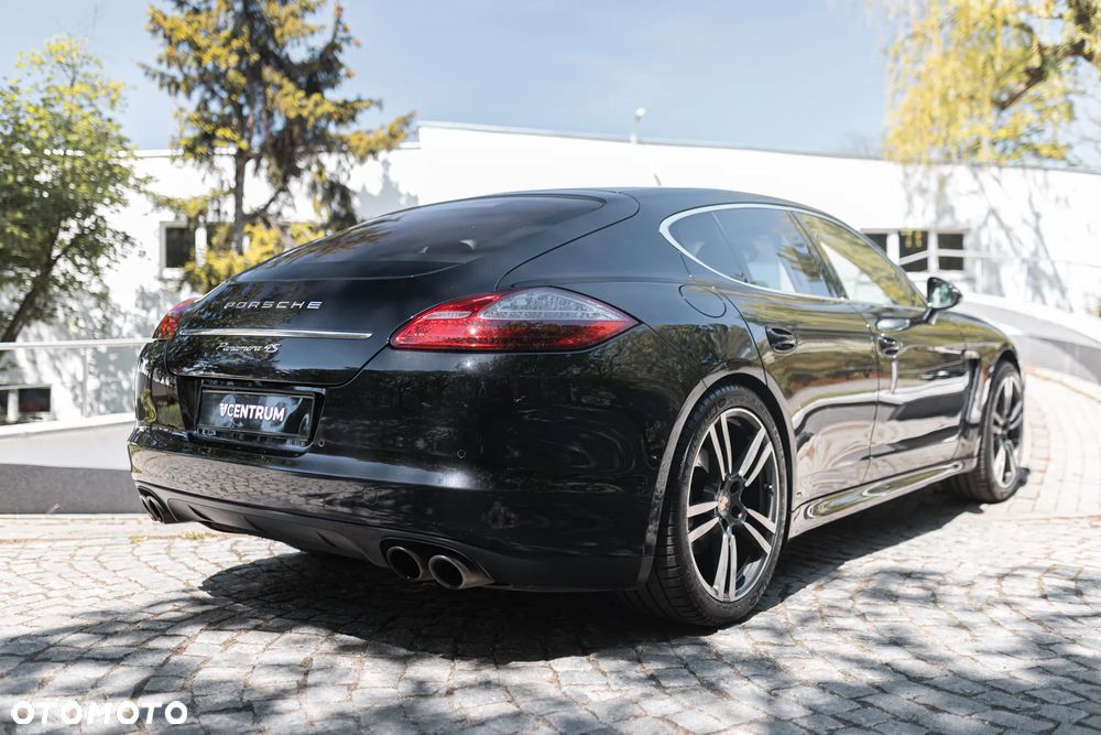 Porsche Panamera 4S PDK - 11