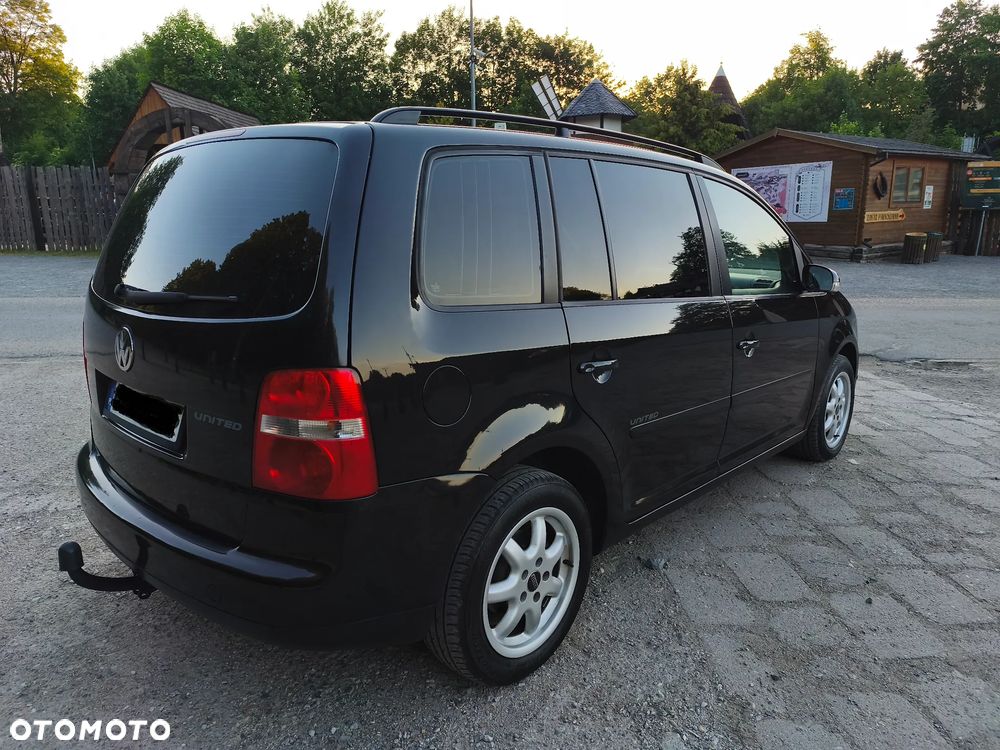 Volkswagen Touran - 5
