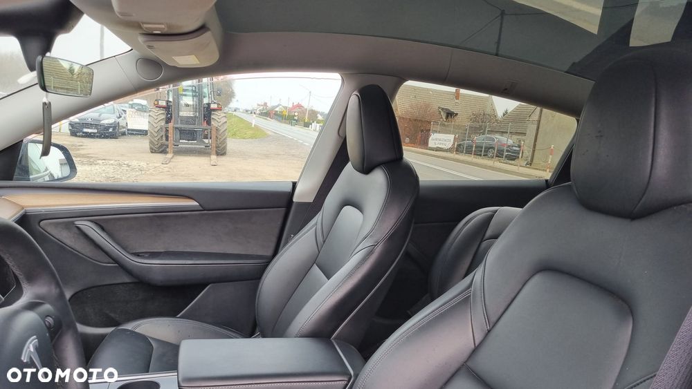 Tesla Model Y RWD - 31