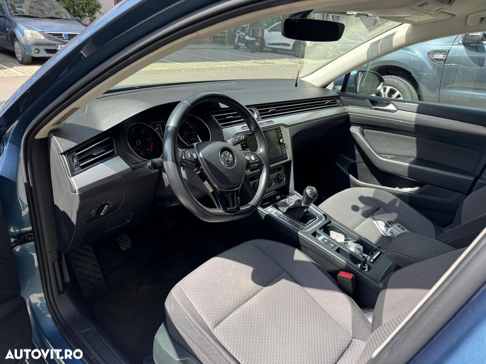 Volkswagen Passat 1.6 TDI Comfortline - 5