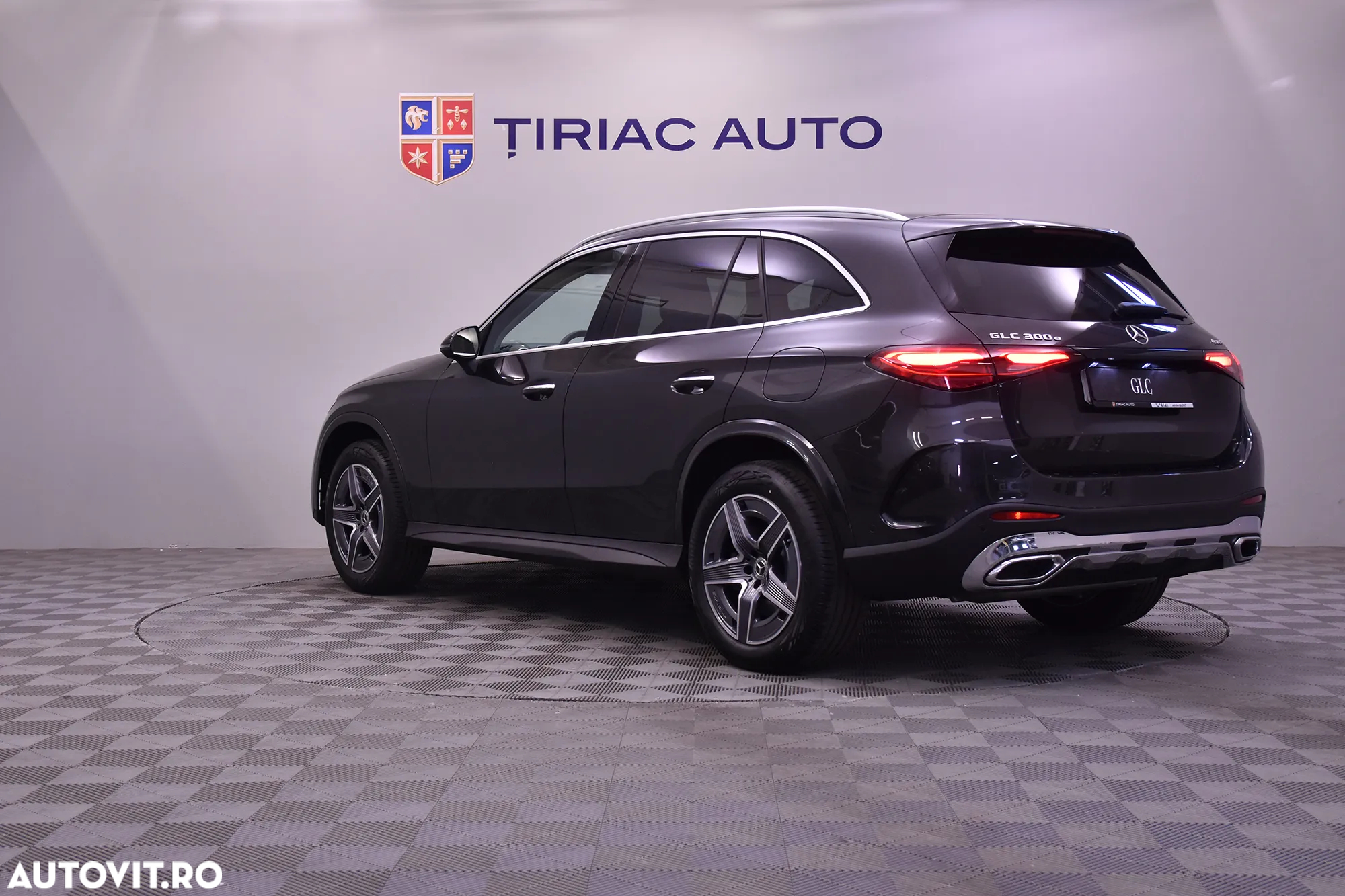 Mercedes-Benz GLC 300 e 4MATIC - 3