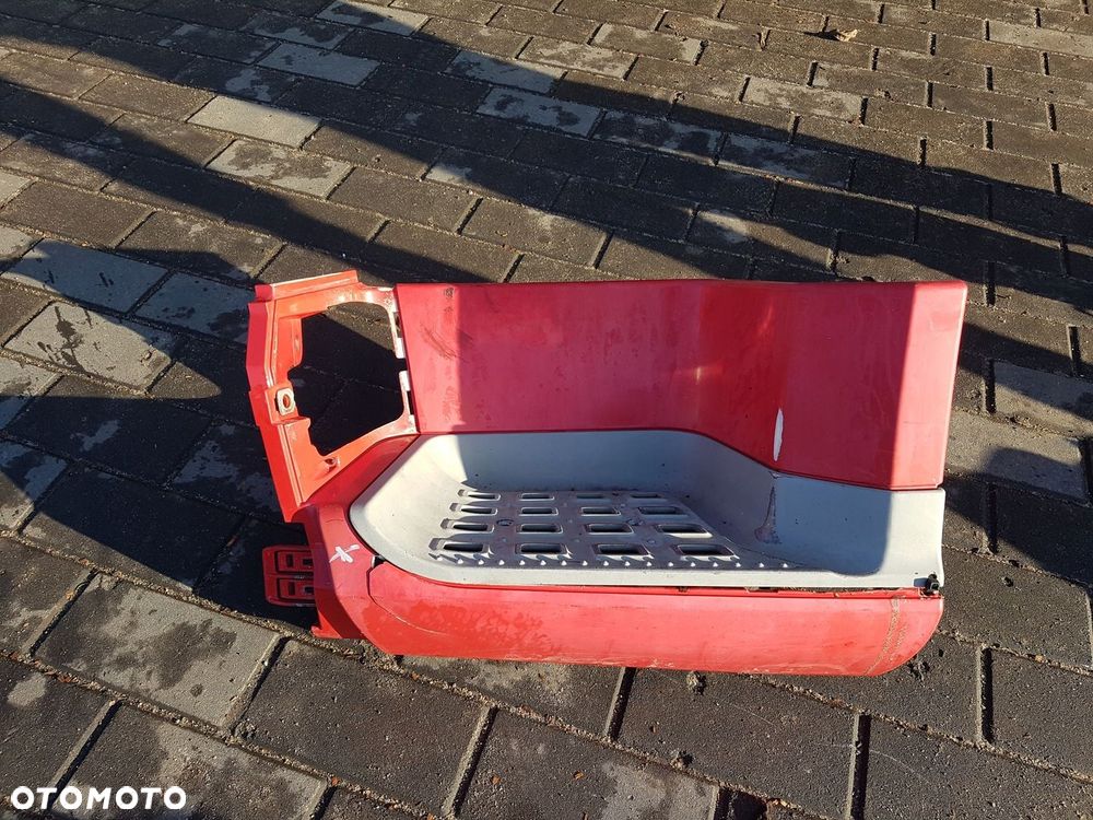 STOPIEŃ OBUDOWA WNĘKA KASETA SCHODEK KABINY LEWY DAF XF 106 - 1