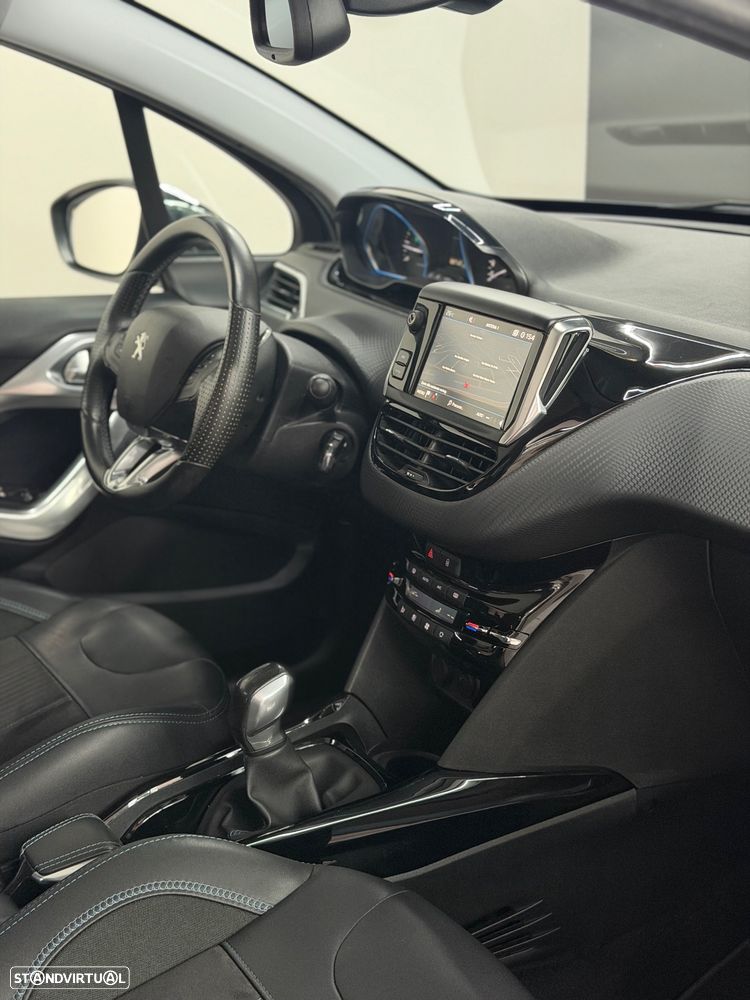 Peugeot 2008 1.2 PureTech Crossway - 32