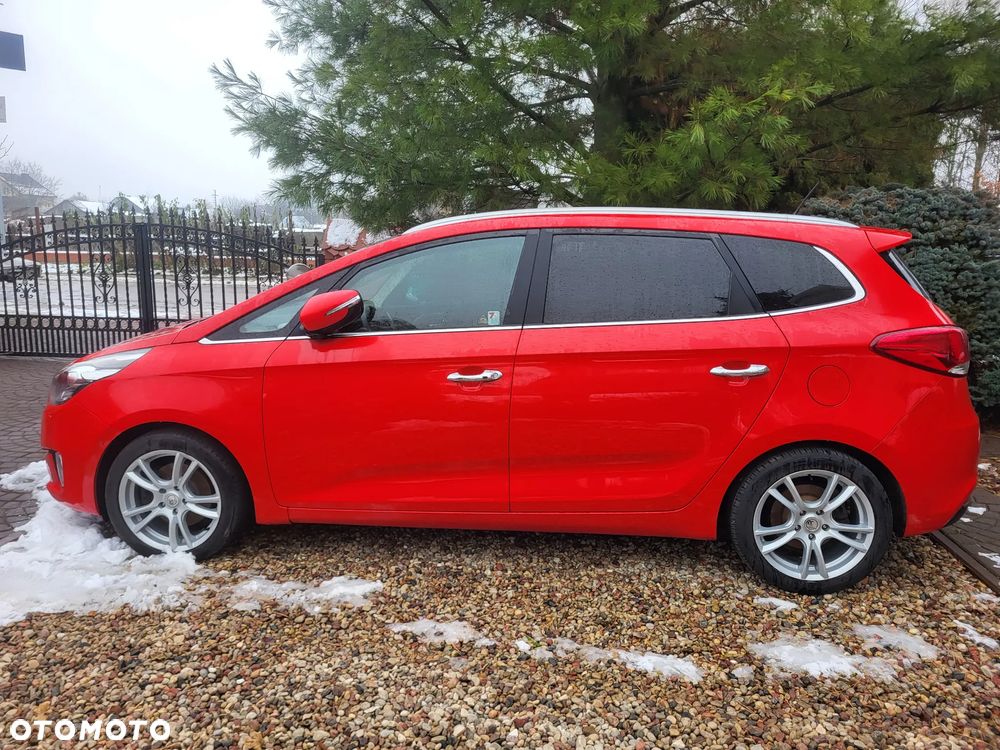 Kia Carens - 11