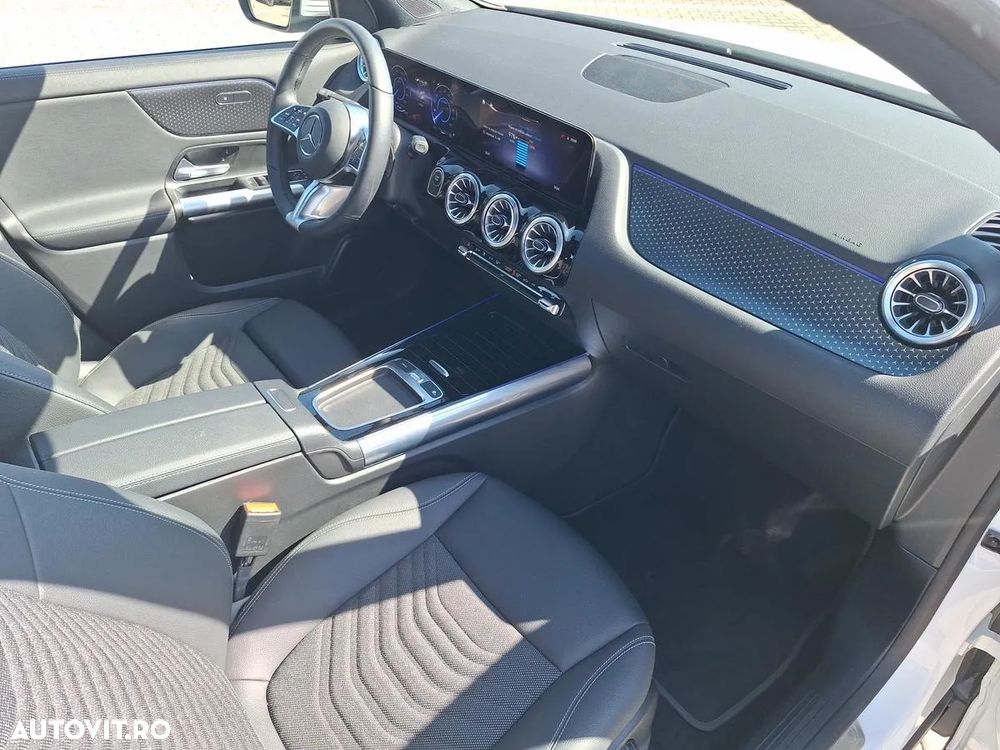 Mercedes-Benz EQA 300 4MATIC - 13